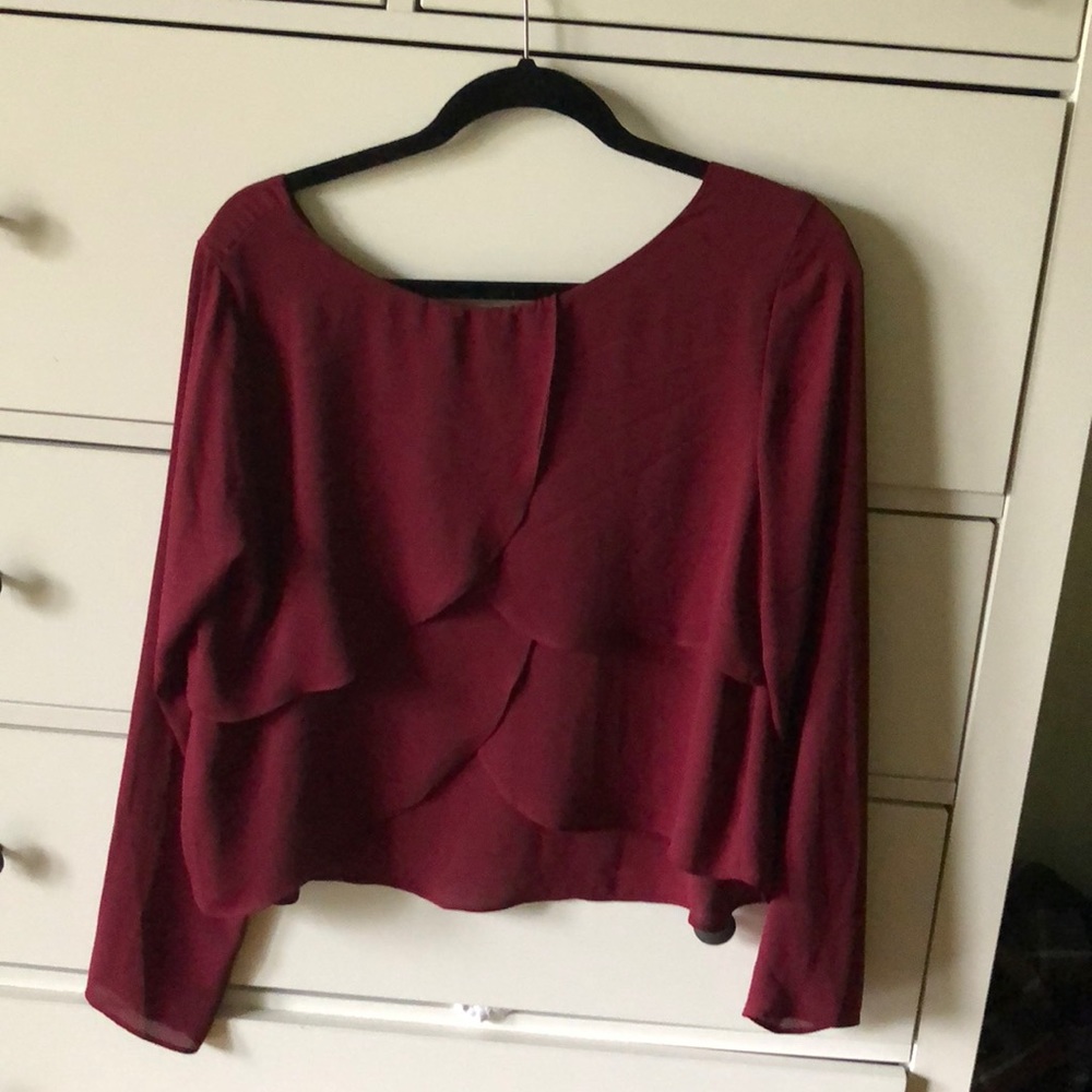 Fancy top with open back💕 - Picture 2 of 2
